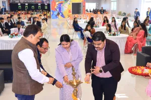 राधाकृष्ण अकादमी में farewell : भव्य समारोह में जूनियर्स ने 12वीं के छात्रों को दी भावनात्मक विदाई