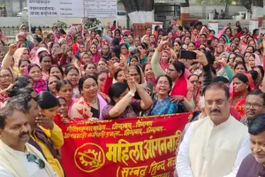 आंगनबाड़ी कार्यकर्ताओं ने मांगा पूर्णकालिक सरकारी कर्मचारी का दर्जा