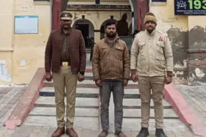 बलिया : दुष्कर्म के मामले में युवक गिरफ्तार, पत्नी और बेटों पर मारपीट का केस