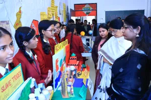 रचनात्मकता और नवाचार का शानदार उत्सव बनीं राधाकृष्णा एकेडमी की ज्ञानकुंभ 2.0 प्रदर्शनी