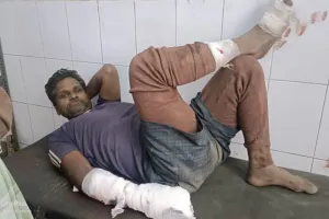 बलिया में तेज धमाके के साथ फटा एयर कंप्रेसर, महिला की मौत, पति रेफर