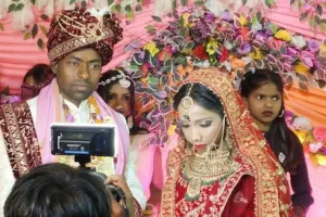 दुल्हन की सफल सर्जरी : स्टेज पर दूल्हे को जयमाला पहनाते समय सिरफिरे ने मारी थी गोली