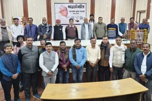 अनोखे और अद्भुत व्यक्तित्व के धनी थे 'प्रमोद बाबा', पत्रकारों ने दी श्रद्धांजलि