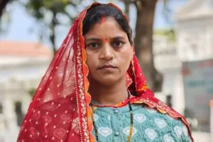 बलिया में 'पॉवर' को लेकर महिला प्रधान का सनसनी खुलासा, बोली - देवर-सचिव ने...