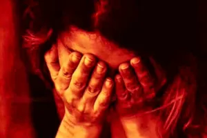 बल‍िया में महिला के साथ दुष्कर्म, आरोपित धमकाया- थाने गई तो मार दूंगा गोली