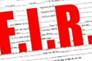 Ballia News : प्रसूता और जुड़वा नवजात की मौत मामले में डॉक्टर सहित छह पर मुकदमा