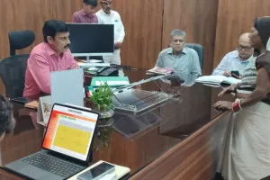 बलिया में गर्भवती को निजी अस्पताल भेजने वाली आशा बहू के खिलाफ डीएम की बड़ी कार्रवाई