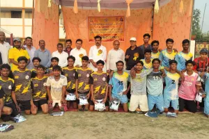 बलिया में फुटबॉल टूर्नामेंट : सोहांव एकादश बना विजेता