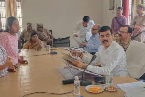 संपूर्ण समाधान दिवस : बलिया में आई 55 शिकायतें, सात निस्तारित