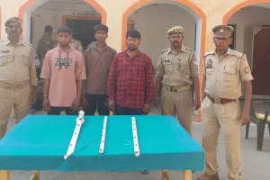 बलिया में बच्चों का विवाद बना बवंडर : खूब चले लाठी-डंडे और तलवार, युवक रेफर ; तीन गिरफ्तार