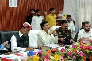 बलिया में 'दिशा' की बैठक : विकास योजनाओं पर मंथन, 58 बिंदुओं पर समीक्षा