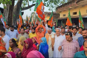 तीन माह चली पूर्व मंत्री उपेन्द्र तिवारी की पदयात्रा के आखिरी दिन उमड़ा जनसैलाब, भगवामय हुआ चितबड़ागांव