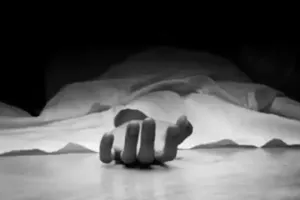 पत्नी की हत्या कर रातभर शव के पास बैठ रहा पति, बलिया पुलिस ने दबोचा