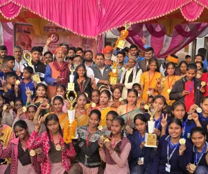 Ballia News : 100 मीटर की दौड़ में सलोनी और बृजेश ने मारी बाजी