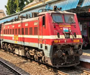 कोलकाता-गाजीपुर सिटी-कोलकाता एक्सप्रेस समेत इन ट्रेनों का होगा मानकीकरण, जानिएं नई संरचना