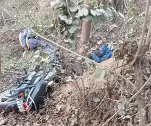 बलिया में विद्युत पोल से टकराई बाइक, दो युवकों की मौत