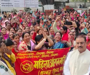 आंगनबाड़ी कार्यकर्ताओं ने मांगा पूर्णकालिक सरकारी कर्मचारी का दर्जा