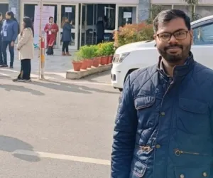 प्राथमिक विद्यालय से ककहरा सीख एम्स दिल्ली में डाक्टर बना बलिया का लाल, शिक्षक पुत्र डॉ. अमरेन्द्र को खूब मिल रही बधाई