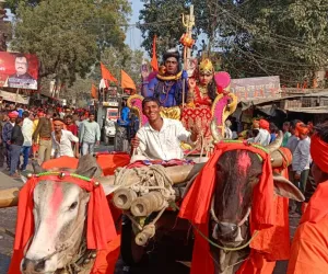 हल्देश्वर नाथ पुरातन शिव मंदिर से निकली 'बाबा' की भव्य बारात