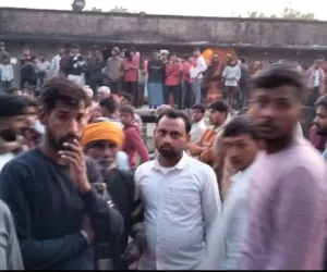 बलिया भीषण सड़क हादसा : चाचा के सामने भतीजे की दर्दनाक मौत, सिसका हर दिल