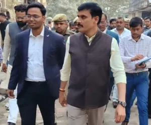 तहसील का कड़वा सच देख बलिया डीएम नाराज, रजिस्ट्रार कानूनगो को चेतावनी नोटिस