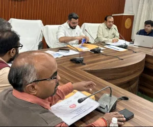 बलिया में जिला स्वास्थ्य समिति की समीक्षा बैठक, प्रभारी डीएम ने इन विन्दुओं पर दिए कड़े निर्देश