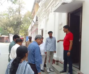 बलिया कलेक्ट्रेट में सुधार की पहल, निरीक्षण कर डीएम ने दिए जरूरी दिशा-निर्देश