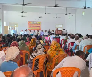 बलिया : सीयर में शिक्षकों एवं एसएमसी सदस्यों की एक दिवसीय संगोष्ठी एवं उन्मुखीकरण कार्यशाला